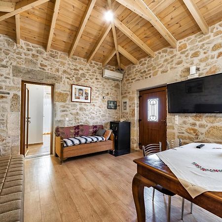 Guest House Aphrodite Kato Archanes Esterno foto